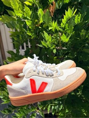 VEJA mesh/suede sneakers size 9/40EU